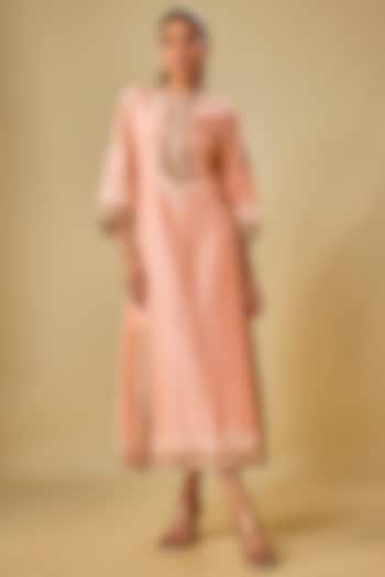 Pink Chanderi Silk Parsi Gara Embroidered Kurta by Sheetal Batra at Pernia's Pop Up Shop