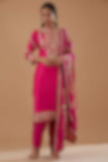 Pink Pure Silk Embroidered Kurta Set by Sheetal Batra at Pernia's Pop Up Shop