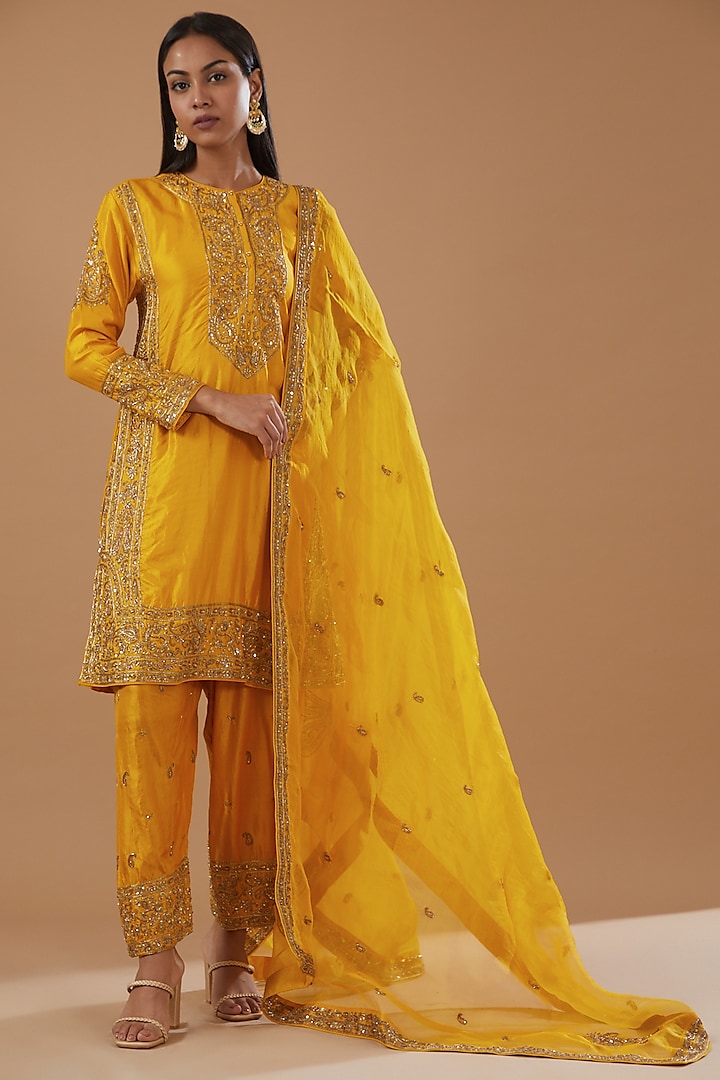 Yellow Pure Silk Embroidered Kurta Set by Sheetal Batra at Pernia's Pop Up Shop