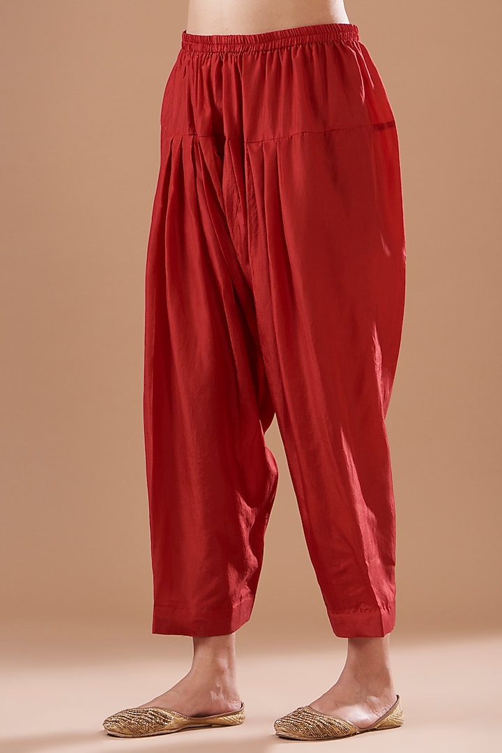 Red Pure Silk Embroidered Kaftan Set by Sheetal Batra at Pernia's Pop Up Shop
