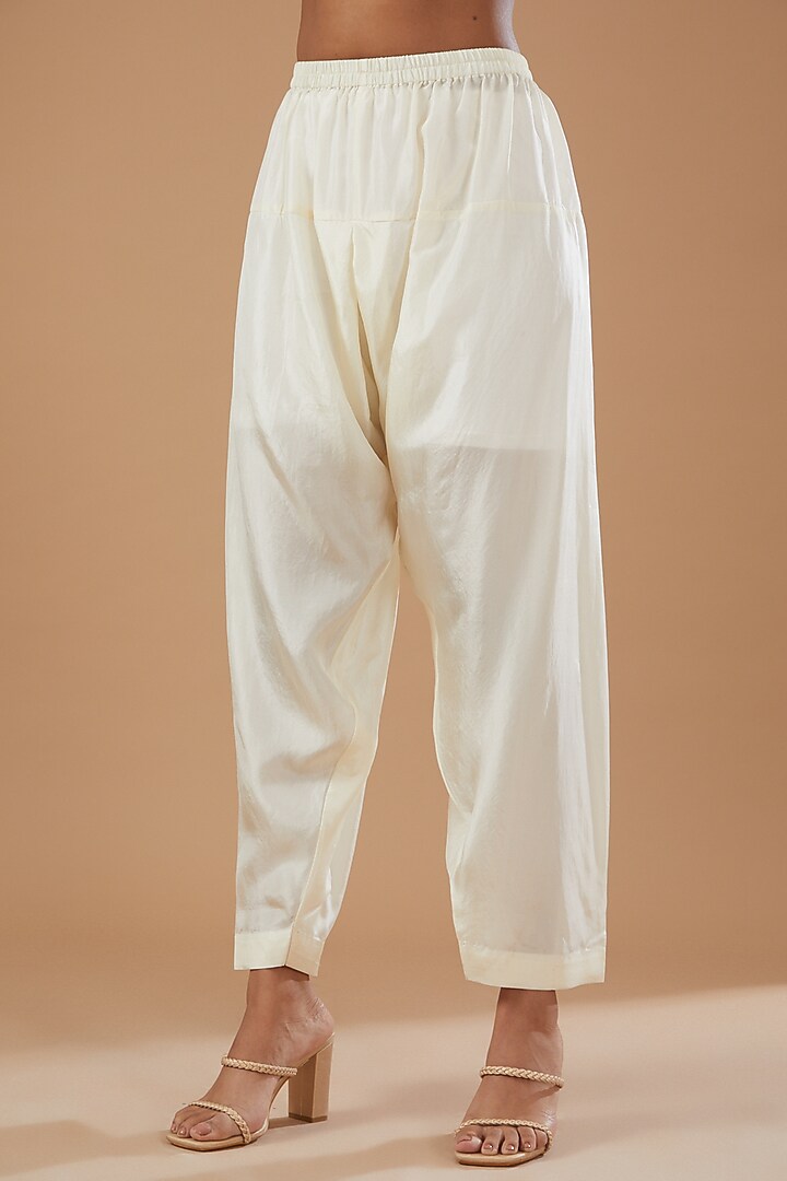 Ivory Pure Silk Embroidered Kaftan Set by Sheetal Batra at Pernia's Pop Up Shop
