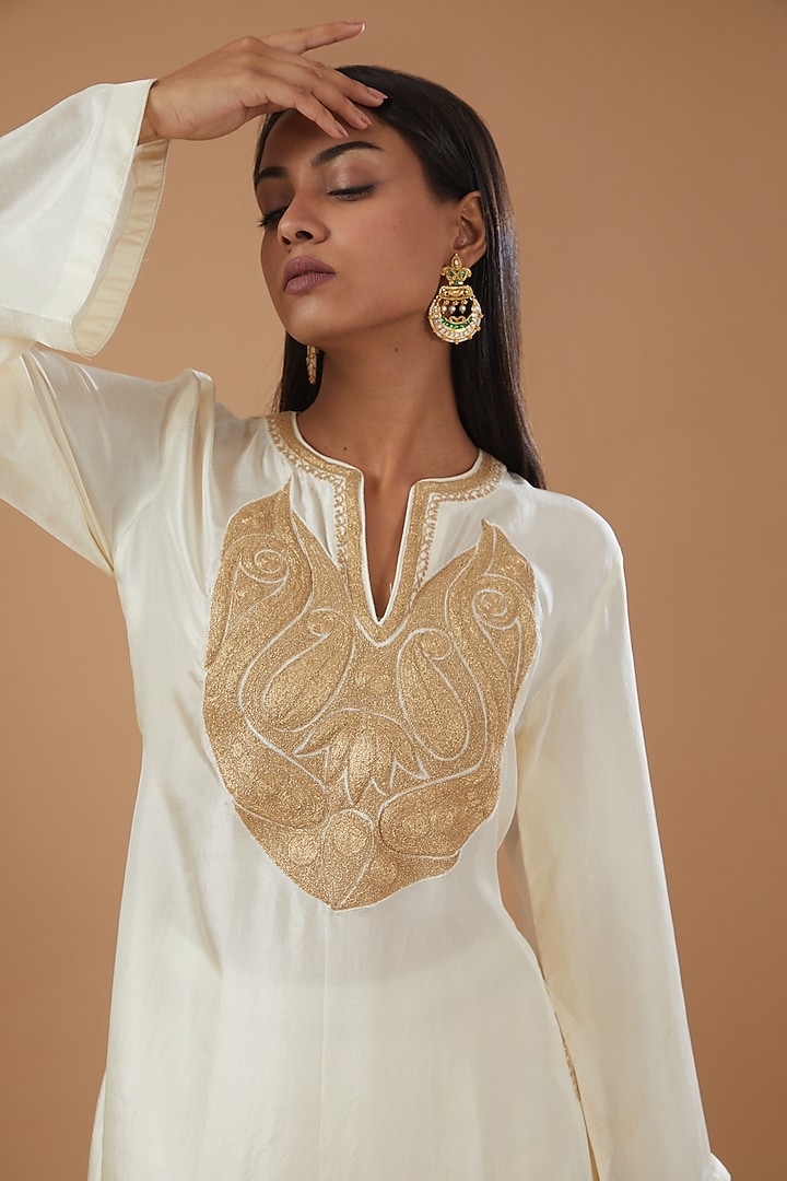 Ivory Pure Silk Embroidered Kaftan Set by Sheetal Batra at Pernia's Pop Up Shop