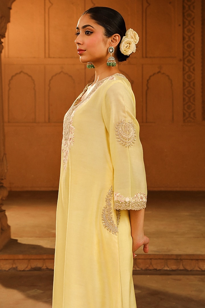 Lemon Yellow Silk Chanderi Kashmiri Tilla Embroidered Kaftan Set by Sheetal Batra at Pernia's Pop Up Shop