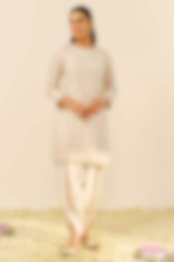 Daisy Ivory Chanderi Silk Parsi Gara Embroidered Short Kurta Set by Sheetal Batra at Pernia's Pop Up Shop