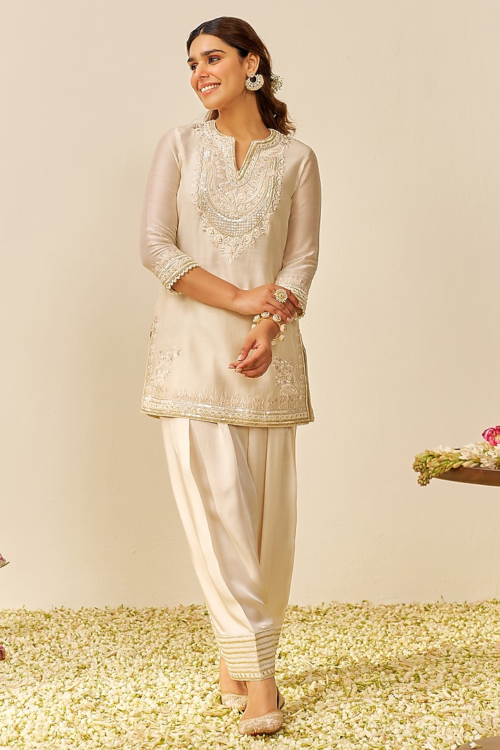 Daisy Ivory Chanderi Silk Parsi Gara Embroidered Short A-Line Kurta Set by Sheetal Batra at Pernia's Pop Up Shop