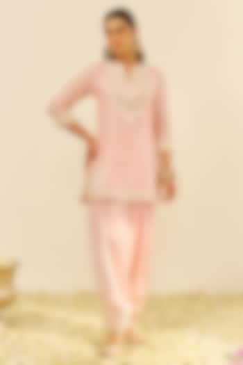 Blush Pink Chanderi Silk Parsi Gara Embroidered A-Line Short Kurta Set by Sheetal Batra at Pernia's Pop Up Shop