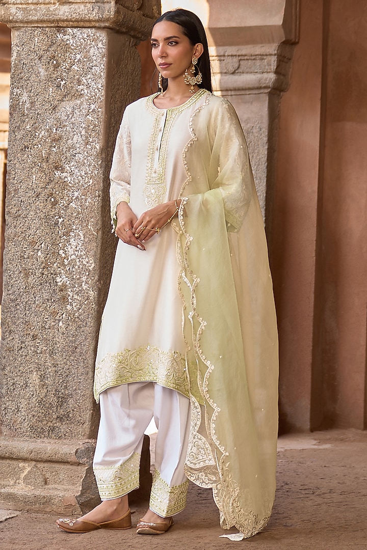 Daisy Ivory Silk Chanderi Parsi Ghara Embroidered Kurta Set by Sheetal Batra at Pernia's Pop Up Shop