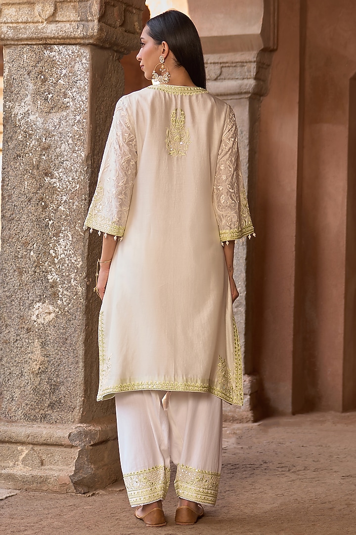 Daisy Ivory Silk Chanderi Parsi Ghara Embroidered Kurta Set by Sheetal Batra at Pernia's Pop Up Shop