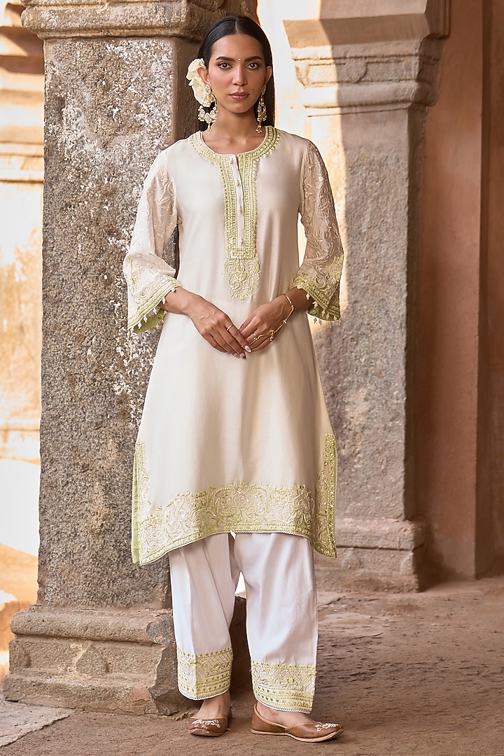 Daisy Ivory Silk Chanderi Parsi Ghara Embroidered Kurta Set by Sheetal Batra at Pernia's Pop Up Shop