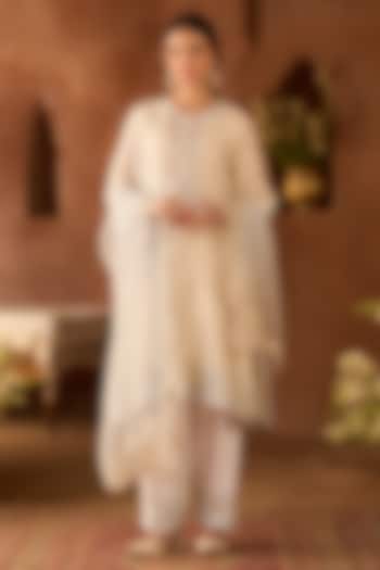 Daisy Ivory Silk Chanderi Parsi Ghara Embroidered Kurta Set by Sheetal Batra at Pernia's Pop Up Shop