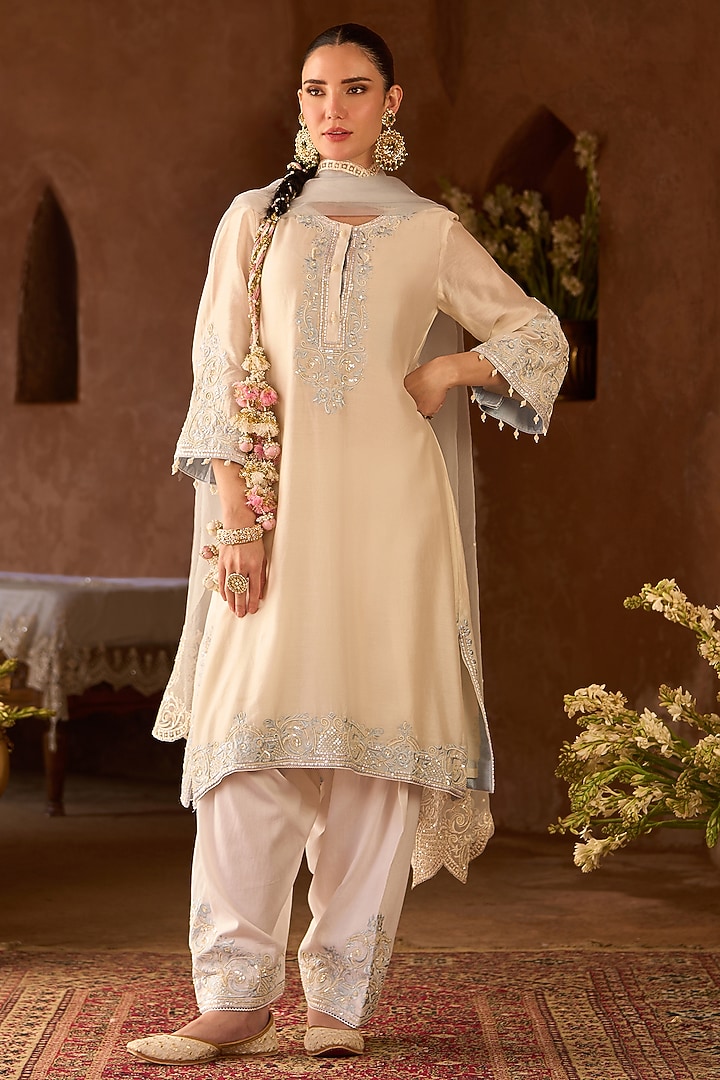 Daisy Ivory Silk Chanderi Pasri Ghara Embroidered A-Line Kurta Set by Sheetal Batra at Pernia's Pop Up Shop