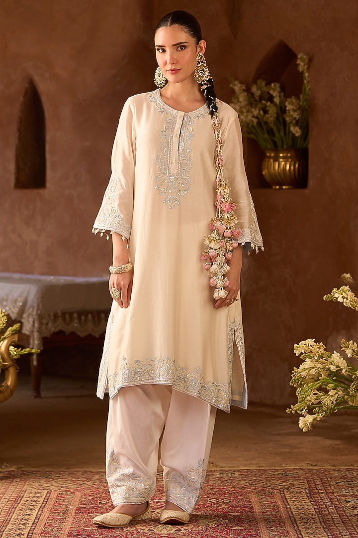 Daisy Ivory Silk Chanderi Pasri Ghara Embroidered A-Line Kurta Set by Sheetal Batra at Pernia's Pop Up Shop