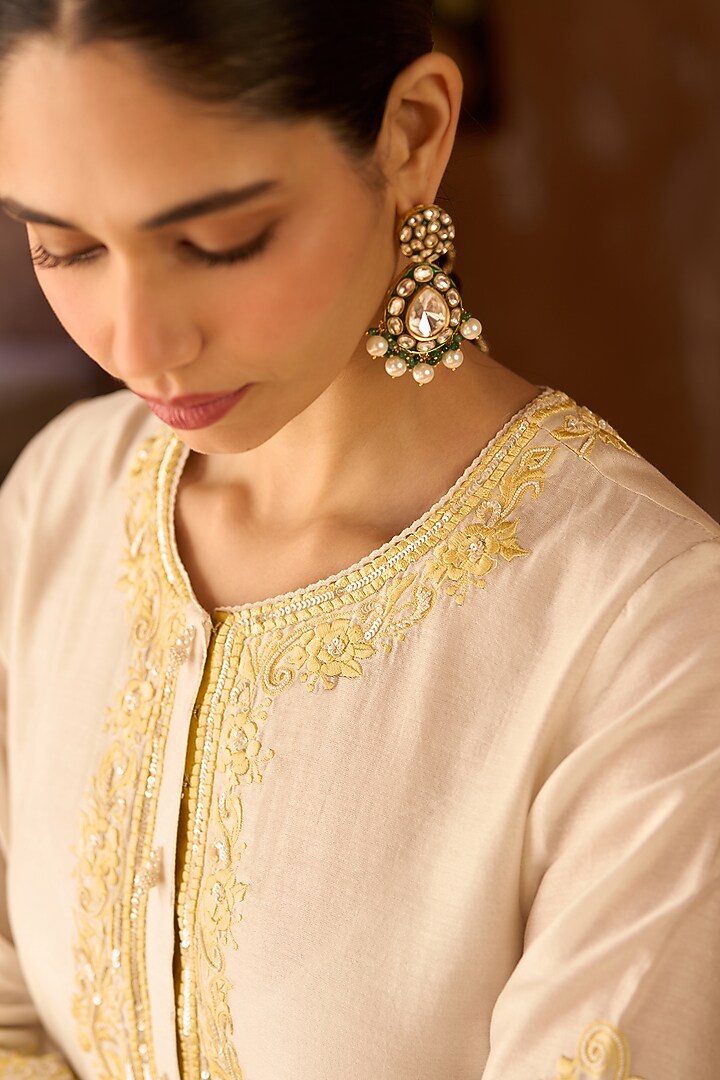 Daisy Ivory Silk Chanderi Pasri Ghara Embroidered A-Line Kurta Set by Sheetal Batra at Pernia's Pop Up Shop