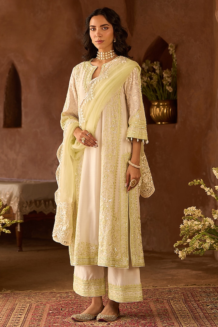 Daisy Ivory Silk Chanderi Sequins Embroidered Kurta Set by Sheetal Batra at Pernia's Pop Up Shop
