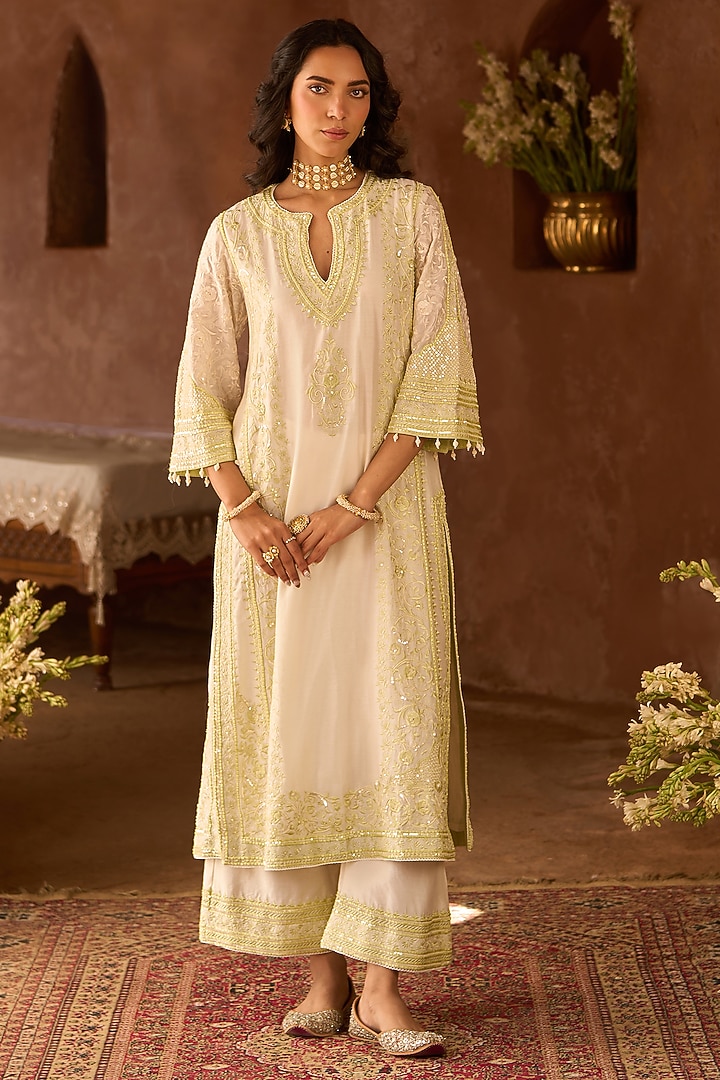 Daisy Ivory Silk Chanderi Sequins Embroidered Kurta Set by Sheetal Batra at Pernia's Pop Up Shop
