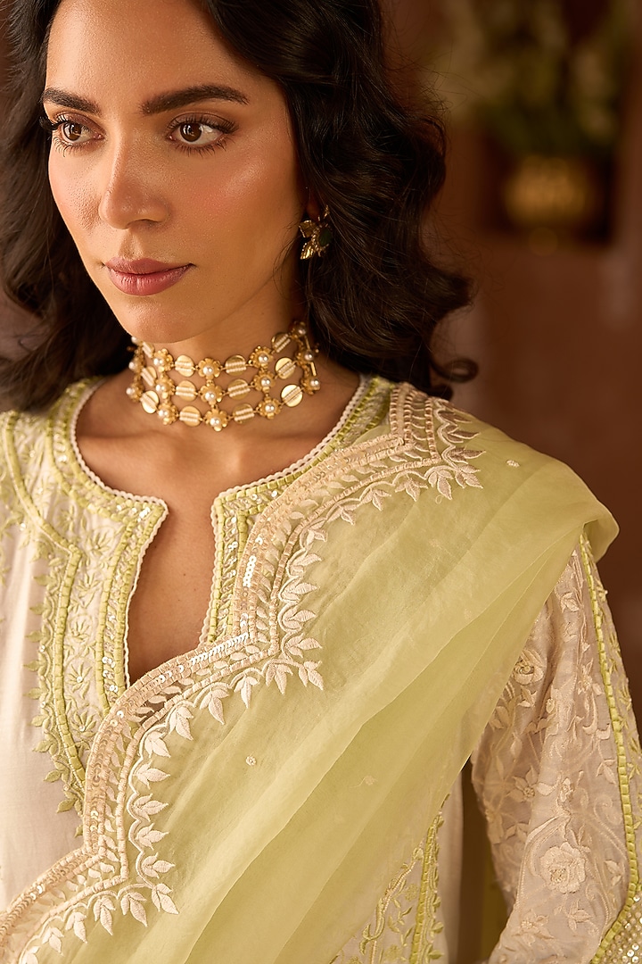 Daisy Ivory Silk Chanderi Sequins Embroidered Kurta Set by Sheetal Batra at Pernia's Pop Up Shop