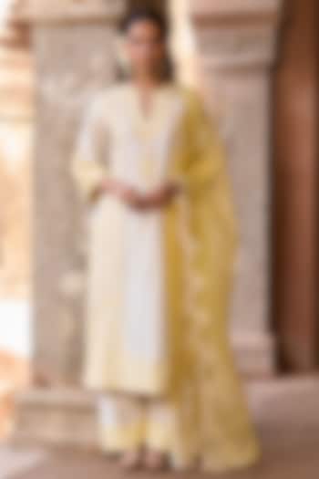 Daisy Ivory Silk Chanderi Sequins Embroidered Kurta Set by Sheetal Batra at Pernia's Pop Up Shop