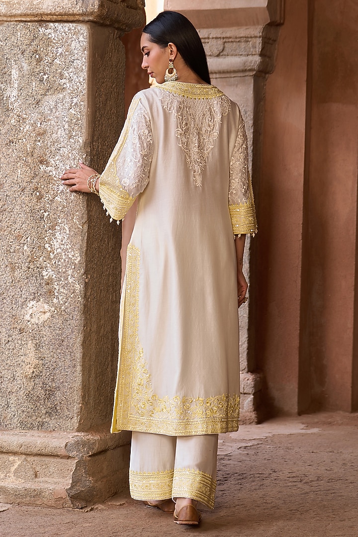 Daisy Ivory Silk Chanderi Sequins Embroidered Kurta Set by Sheetal Batra at Pernia's Pop Up Shop