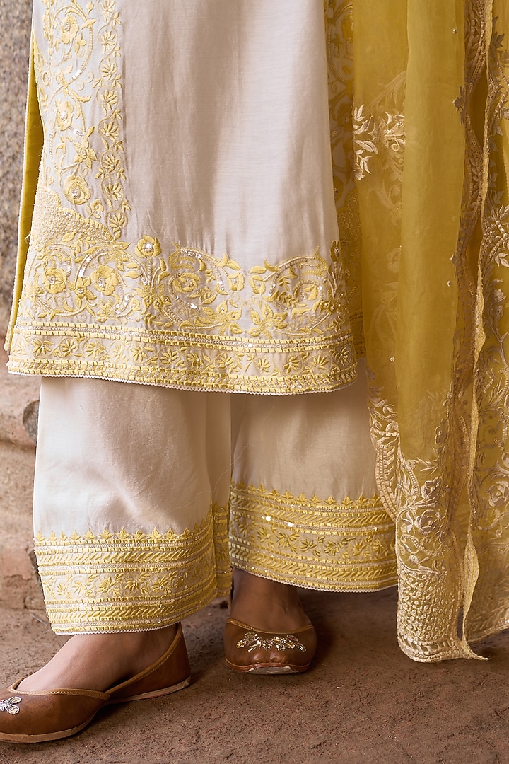 Daisy Ivory Silk Chanderi Sequins Embroidered Kurta Set by Sheetal Batra at Pernia's Pop Up Shop
