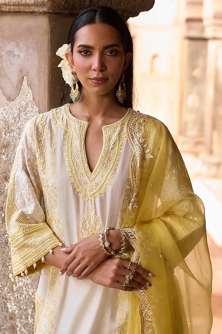 Daisy Ivory Silk Chanderi Sequins Embroidered Kurta Set by Sheetal Batra at Pernia's Pop Up Shop