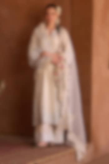 Daisy Ivory Silk Chanderi Sequins Embroidered Kurta Set by Sheetal Batra at Pernia's Pop Up Shop