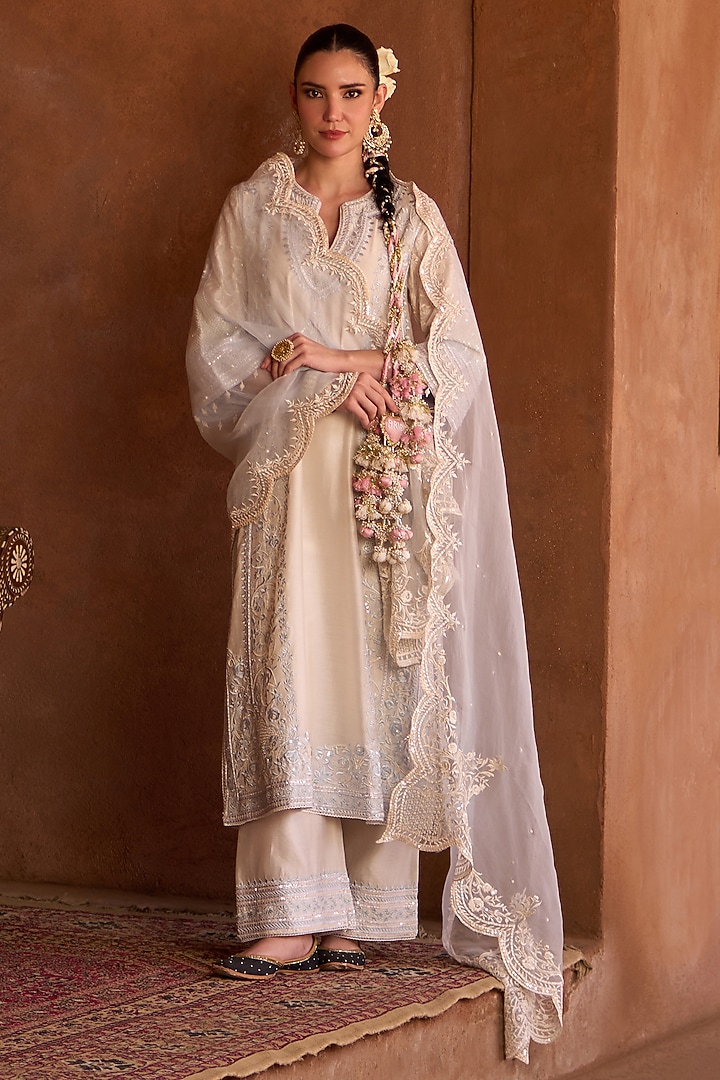 Daisy Ivory Silk Chanderi Sequins Embroidered Kurta Set by Sheetal Batra at Pernia's Pop Up Shop