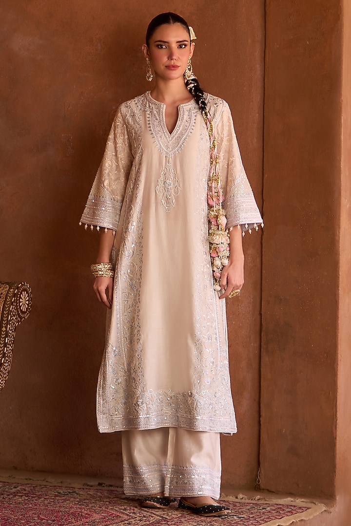 Daisy Ivory Silk Chanderi Sequins Embroidered Kurta Set by Sheetal Batra at Pernia's Pop Up Shop
