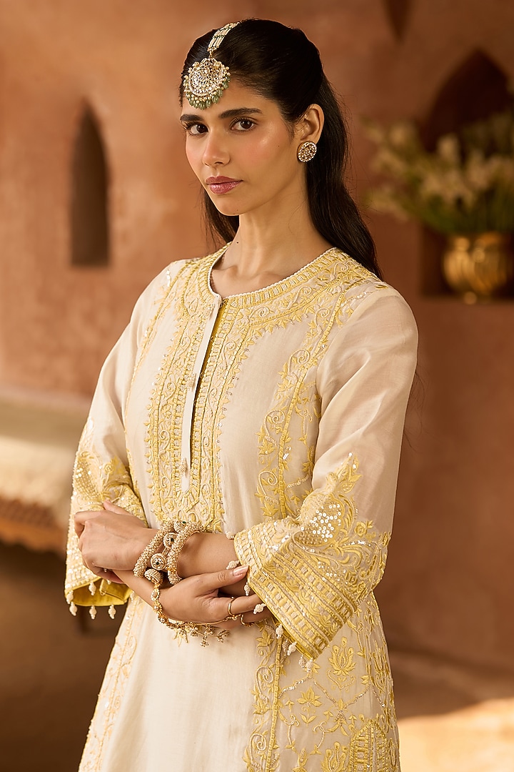 Daisy Ivory Silk Chanderi Sequins Embroidered Kurta Set by Sheetal Batra at Pernia's Pop Up Shop