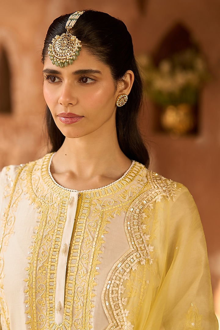 Daisy Ivory Silk Chanderi Sequins Embroidered Kurta Set by Sheetal Batra at Pernia's Pop Up Shop
