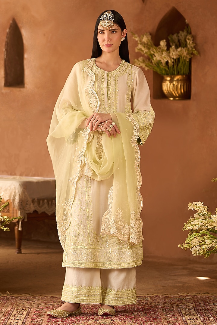 Daisy Ivory Silk Chanderi Sequins Embroidered Kurta Set by Sheetal Batra at Pernia's Pop Up Shop
