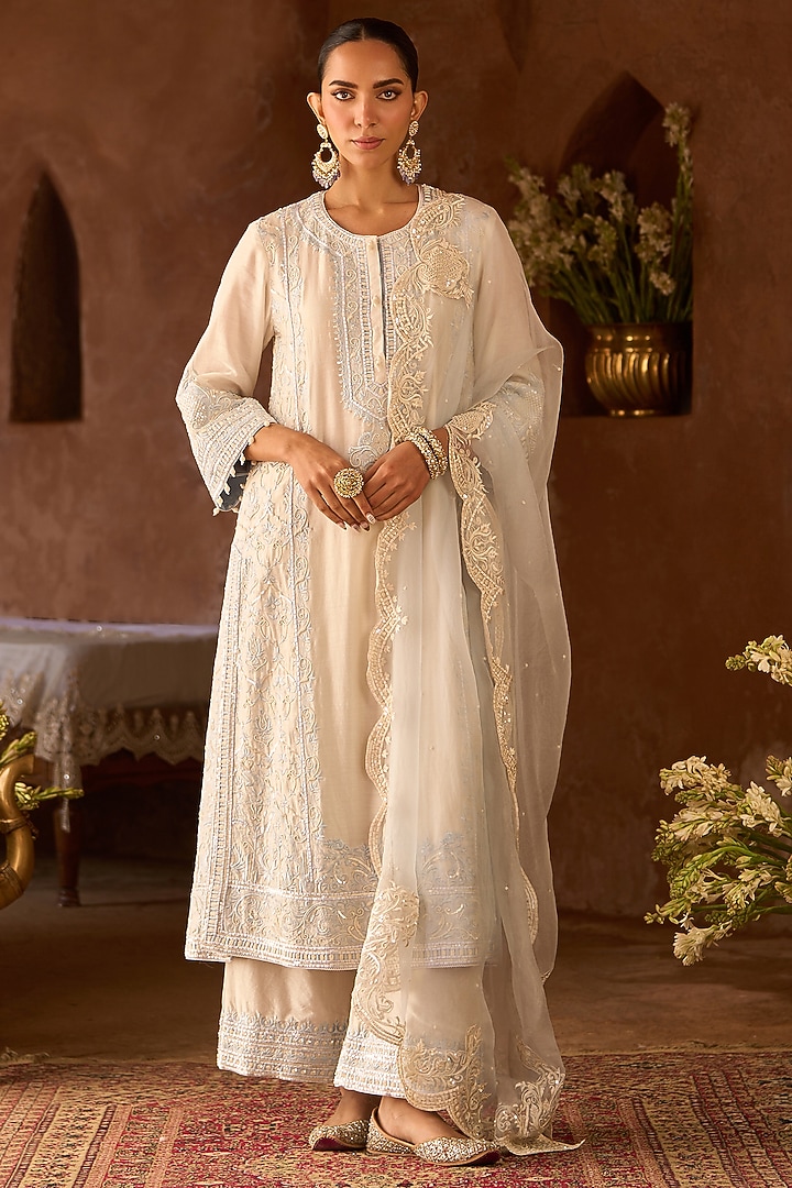 Daisy Ivory Silk Chanderi Sequins Embroidered Kurta Set by Sheetal Batra at Pernia's Pop Up Shop