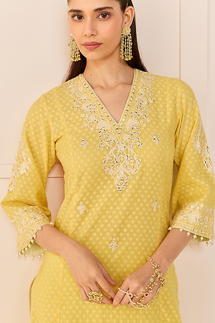 Lemon Yellow Pure Cotton Crushed Skirt Set by Sheetal Batra at Pernia's Pop Up Shop
