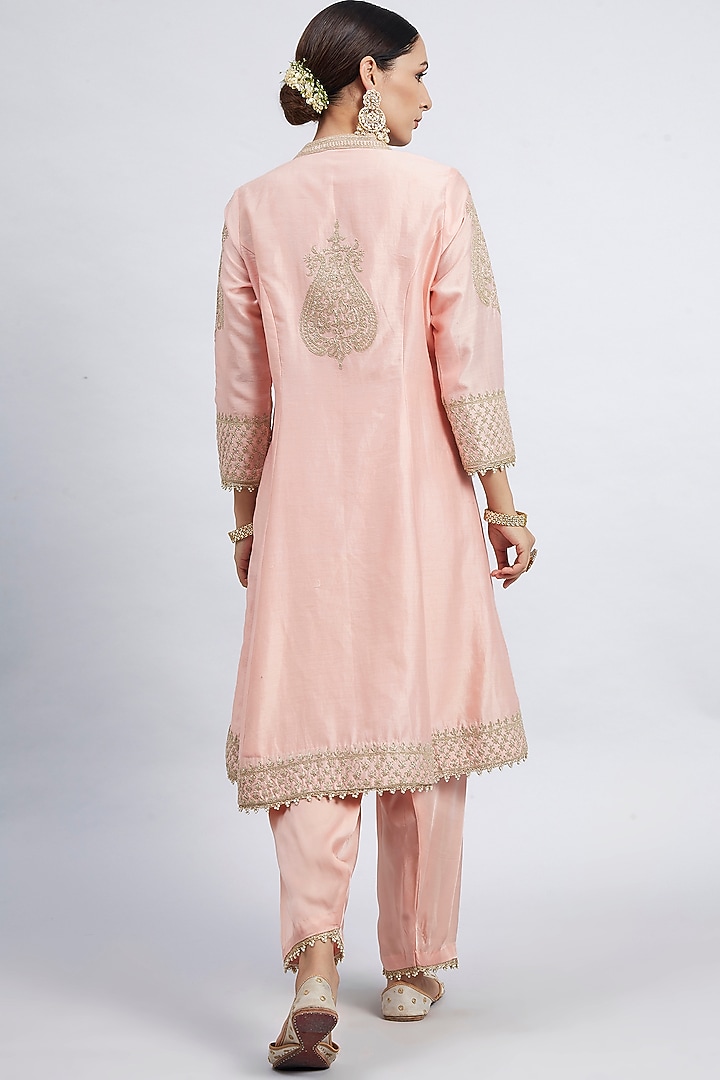 Carnation Pink Embroidered Kurta Set by Sheetal Batra at Pernia's Pop Up Shop