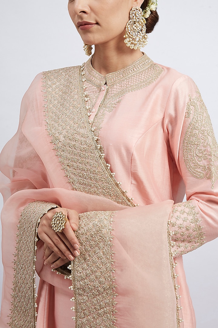 Carnation Pink Embroidered Kurta Set by Sheetal Batra at Pernia's Pop Up Shop