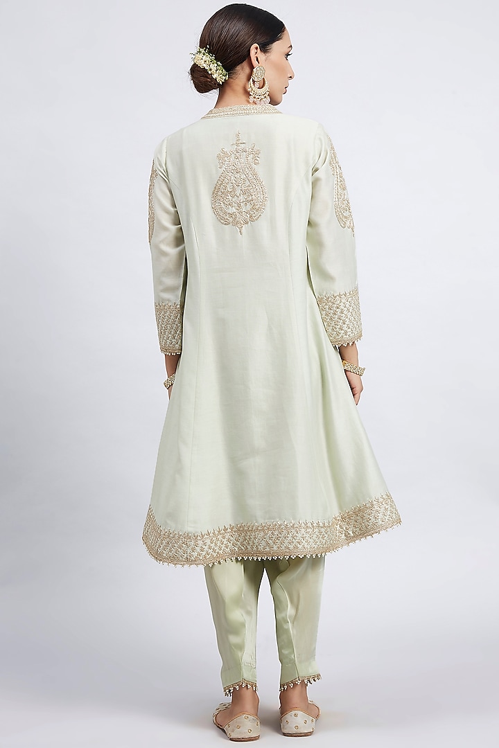 Mint Green Embroidered Kurta Set by Sheetal Batra at Pernia's Pop Up Shop