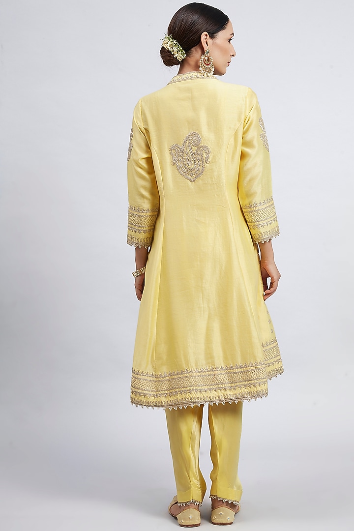 Daffodil Yellow Tilla Embroidered Kurta Set by Sheetal Batra at Pernia's Pop Up Shop