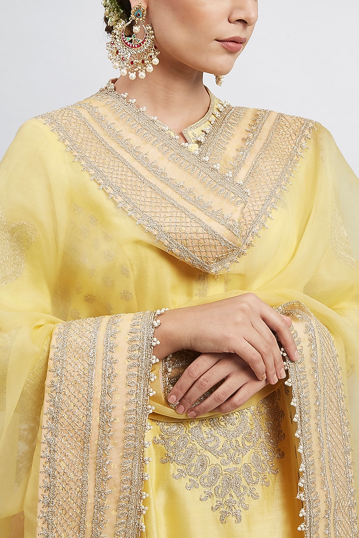 Daffodil Yellow Tilla Embroidered Kurta Set by Sheetal Batra at Pernia's Pop Up Shop
