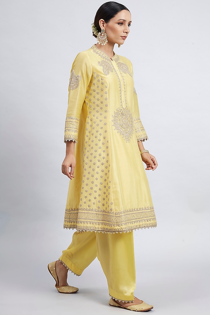 Daffodil Yellow Tilla Embroidered Kurta Set by Sheetal Batra at Pernia's Pop Up Shop