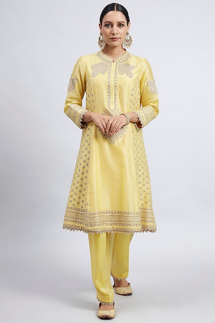 Daffodil Yellow Tilla Embroidered Kurta Set by Sheetal Batra at Pernia's Pop Up Shop