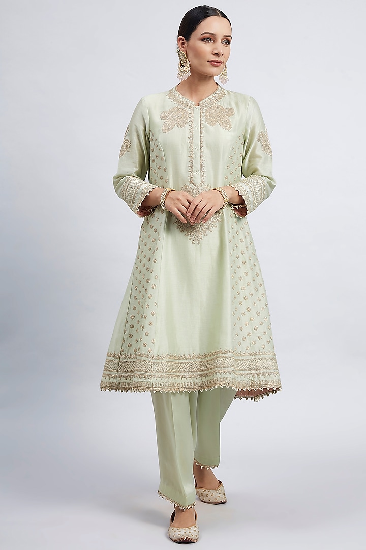 Mint Green Tilla Embroidered Kurta Set by Sheetal Batra at Pernia's Pop Up Shop