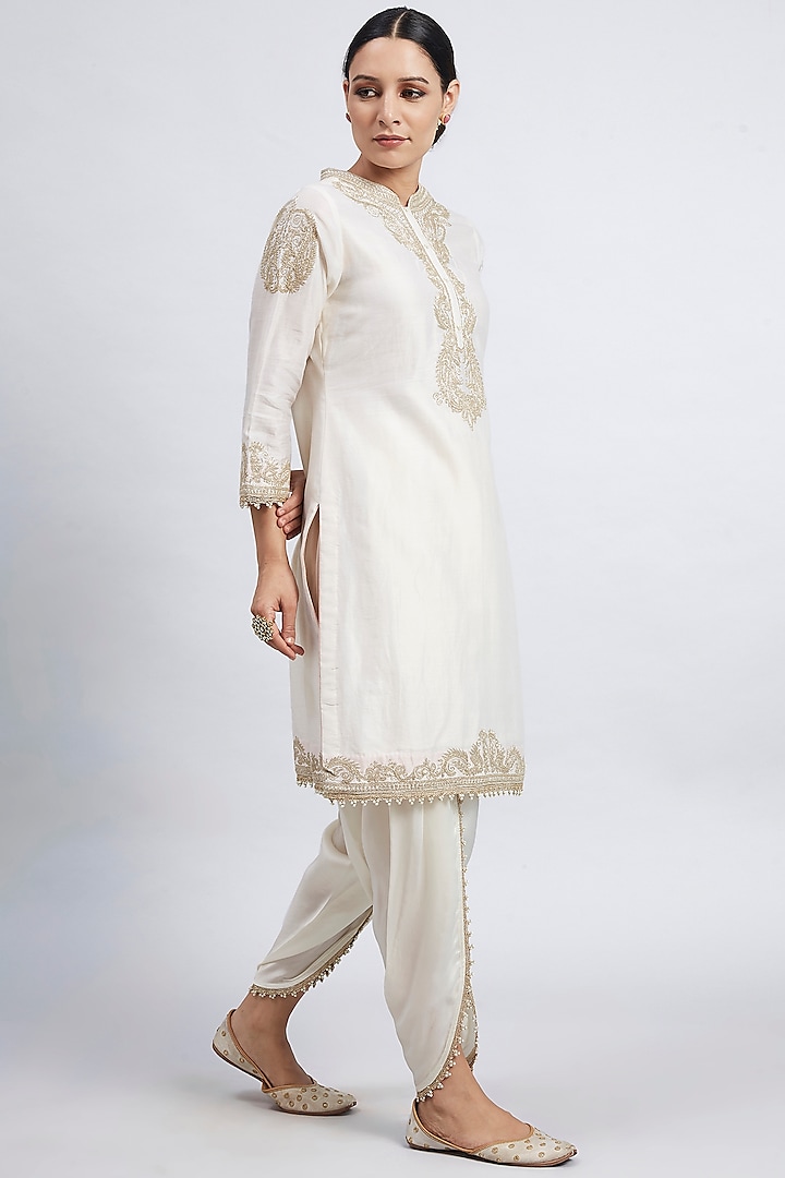 Daisy Ivory Pearl Embroidered Kurta Set by Sheetal Batra at Pernia's Pop Up Shop