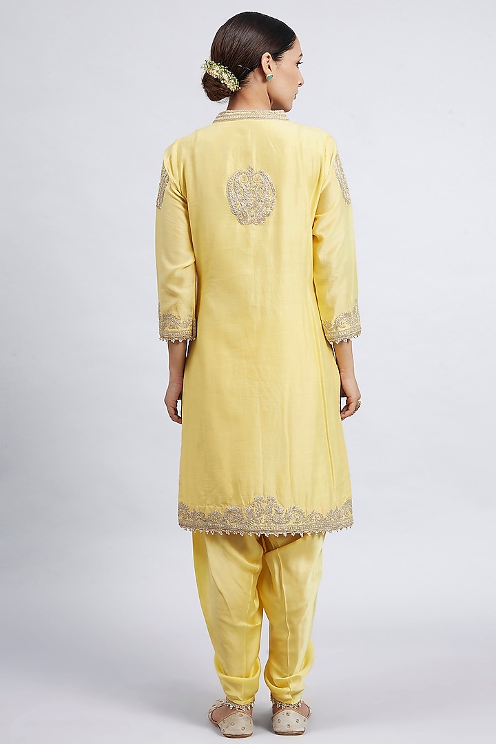 Daffodil Yellow Pearl Embroidered Kurta Set by Sheetal Batra at Pernia's Pop Up Shop