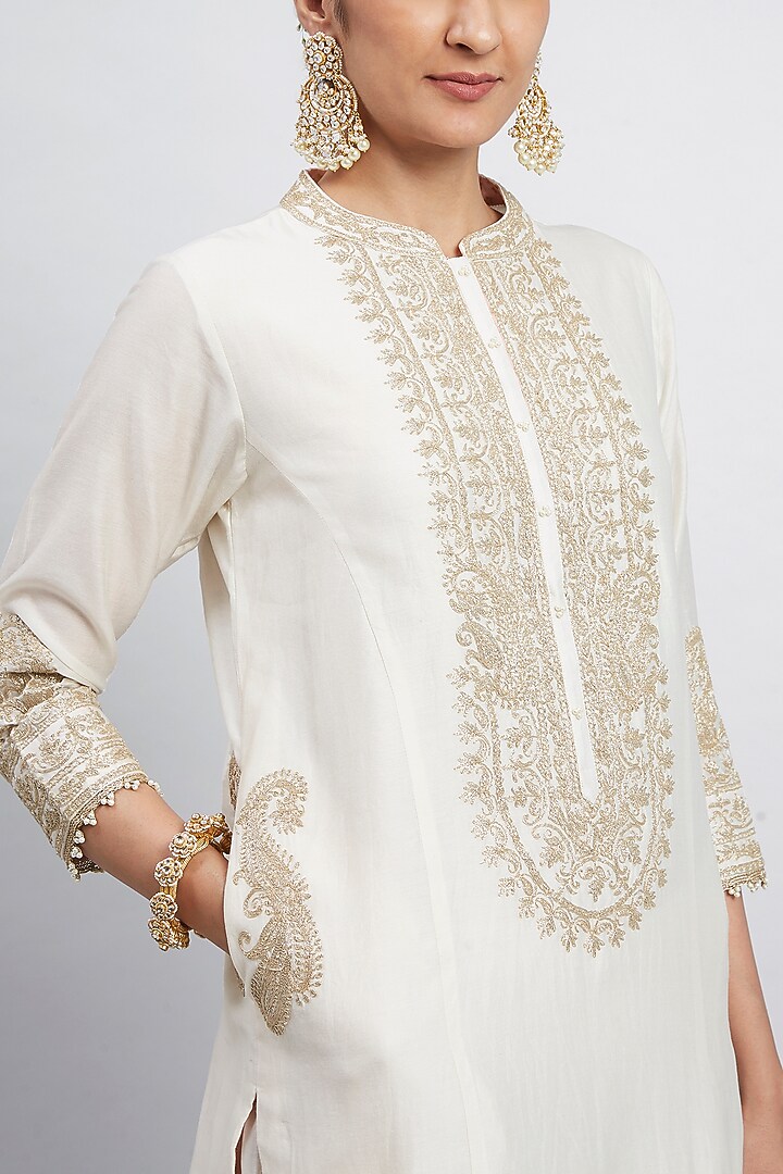 Daisy Ivory Embroidered Kurta Set With Side Pockets by Sheetal Batra at Pernia's Pop Up Shop