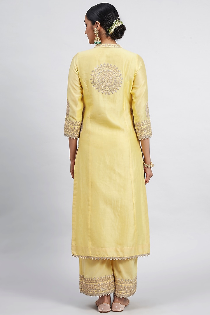 Daffodil Yellow Embroidered Kurta Set With Side Pockets by Sheetal Batra at Pernia's Pop Up Shop