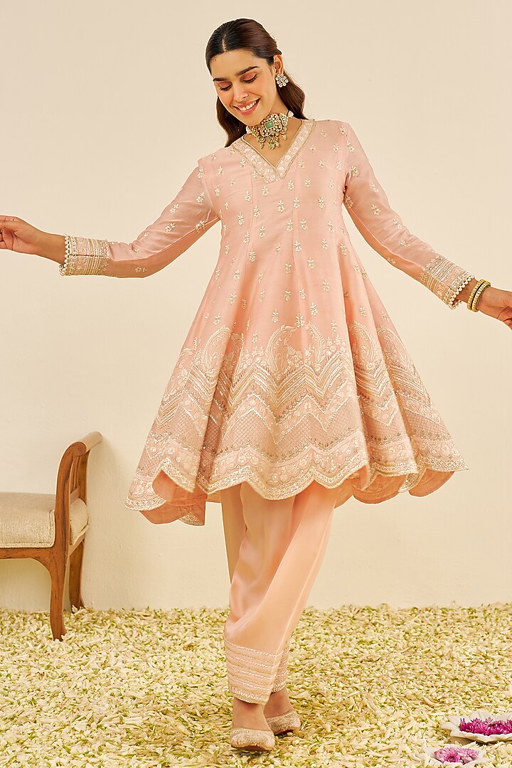 Off-Rose Chanderi Silk Parsi Gara Embroidered Short Kalidar Wedding Anarkali Set by Sheetal Batra at Pernia's Pop Up Shop