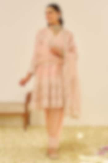 Off-Rose Chanderi Silk Parsi Gara Embroidered Short Kalidar Wedding Anarkali Set by Sheetal Batra at Pernia's Pop Up Shop