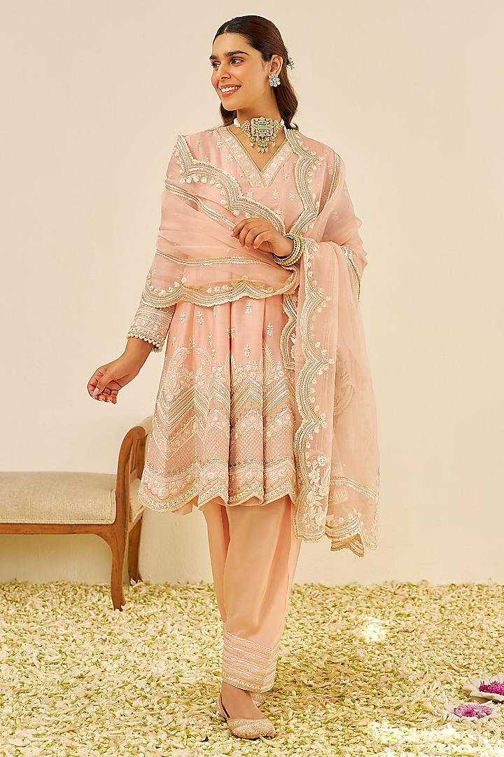 Off-Rose Chanderi Silk Parsi Gara Embroidered Short Kalidar Wedding Anarkali Set by Sheetal Batra at Pernia's Pop Up Shop