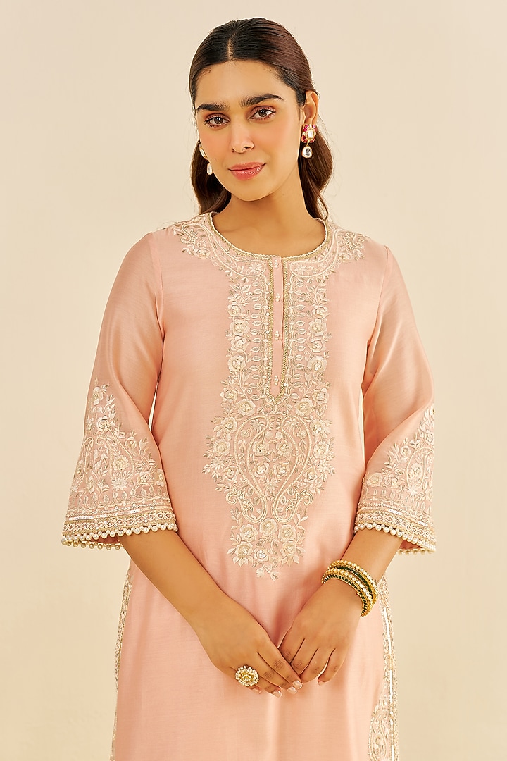Off-Rose Chanderi Silk Parsi Gara Embroidered A-Line Kurta Set by Sheetal Batra at Pernia's Pop Up Shop