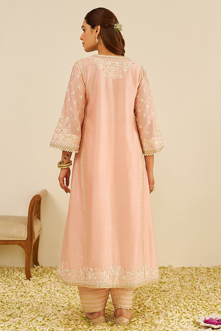 Off-Rose Chanderi Silk Parsi Gara Embroidered A-Line Kurta Set by Sheetal Batra at Pernia's Pop Up Shop