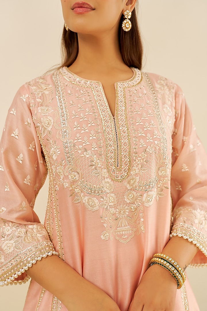 Off-Rose Chanderi Silk Parsi Gara Embroidered A-Line Kurta Set by Sheetal Batra at Pernia's Pop Up Shop